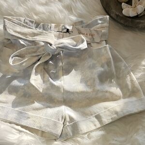 Strut &Bolt Women's Cream Shorts